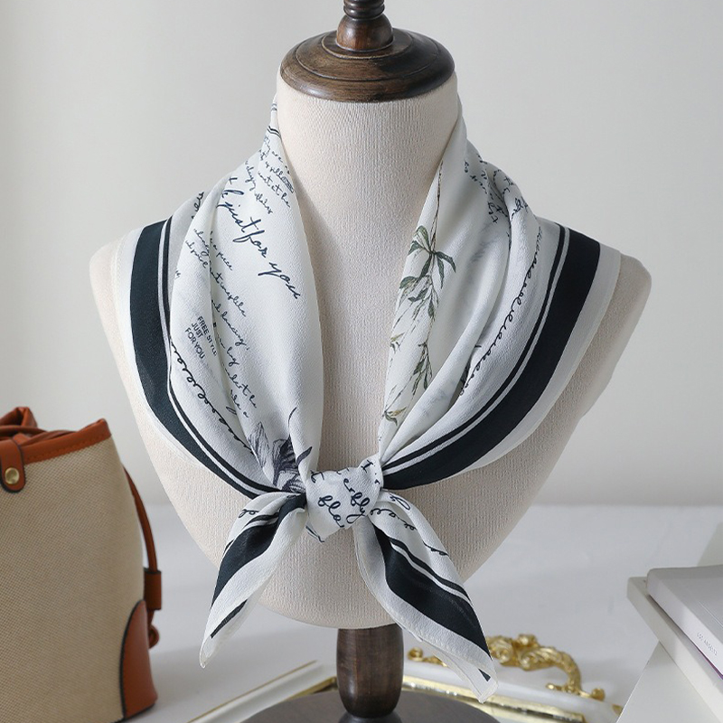 Vintage Fashion Journal - Foulard 100% Soie de Mûrier 65x65cm,