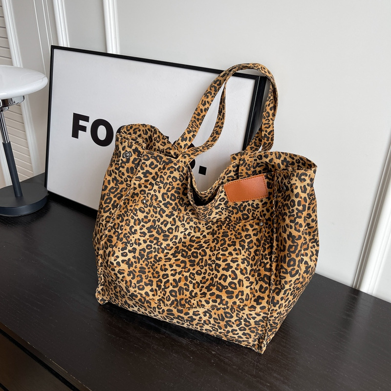 Sac fourre-tout à motif léopar - Vintage Fashion Shop avis et prix