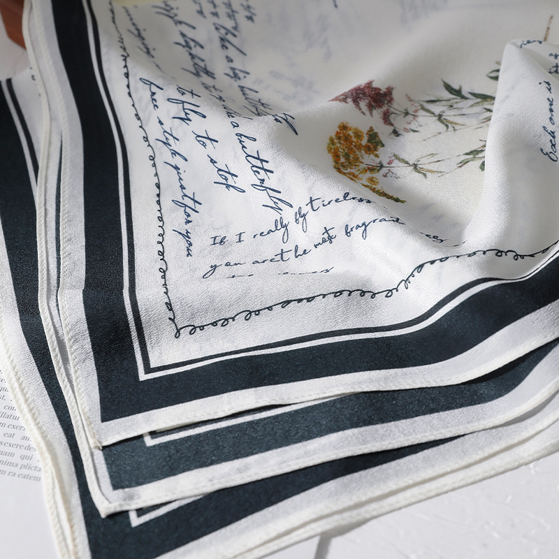 Foulard 100% Soie de Mûrier 65 - Vintage Fashion Journal avis et prix